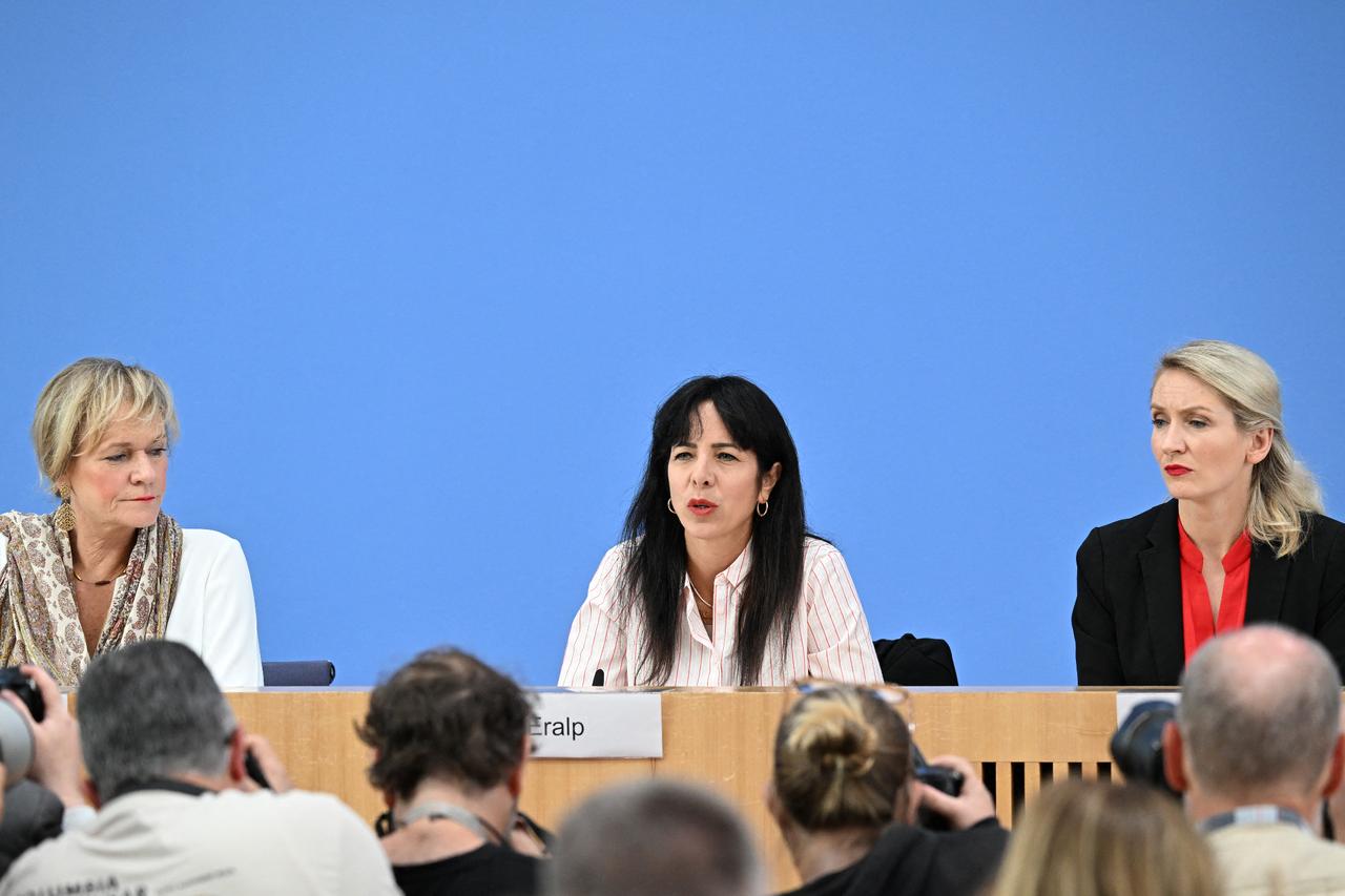 Berlin winner Elif Eralp pushes back against antisemitism claims