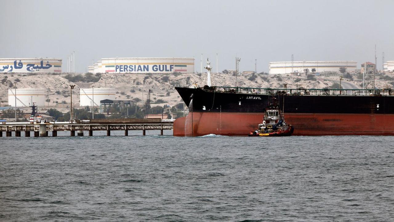 An Iranian tanker docks at an oil facility on Khark Island, Iran, March 12, 2017. (AFP Photo)
