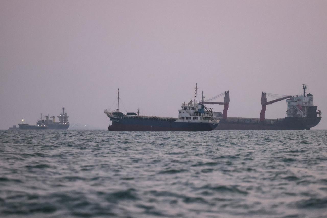 Vessels transit the Strait of Hormuz off the coast of the port city of Bandar Abbas in southern Iran on September 5, 2026. (AFP Photo)