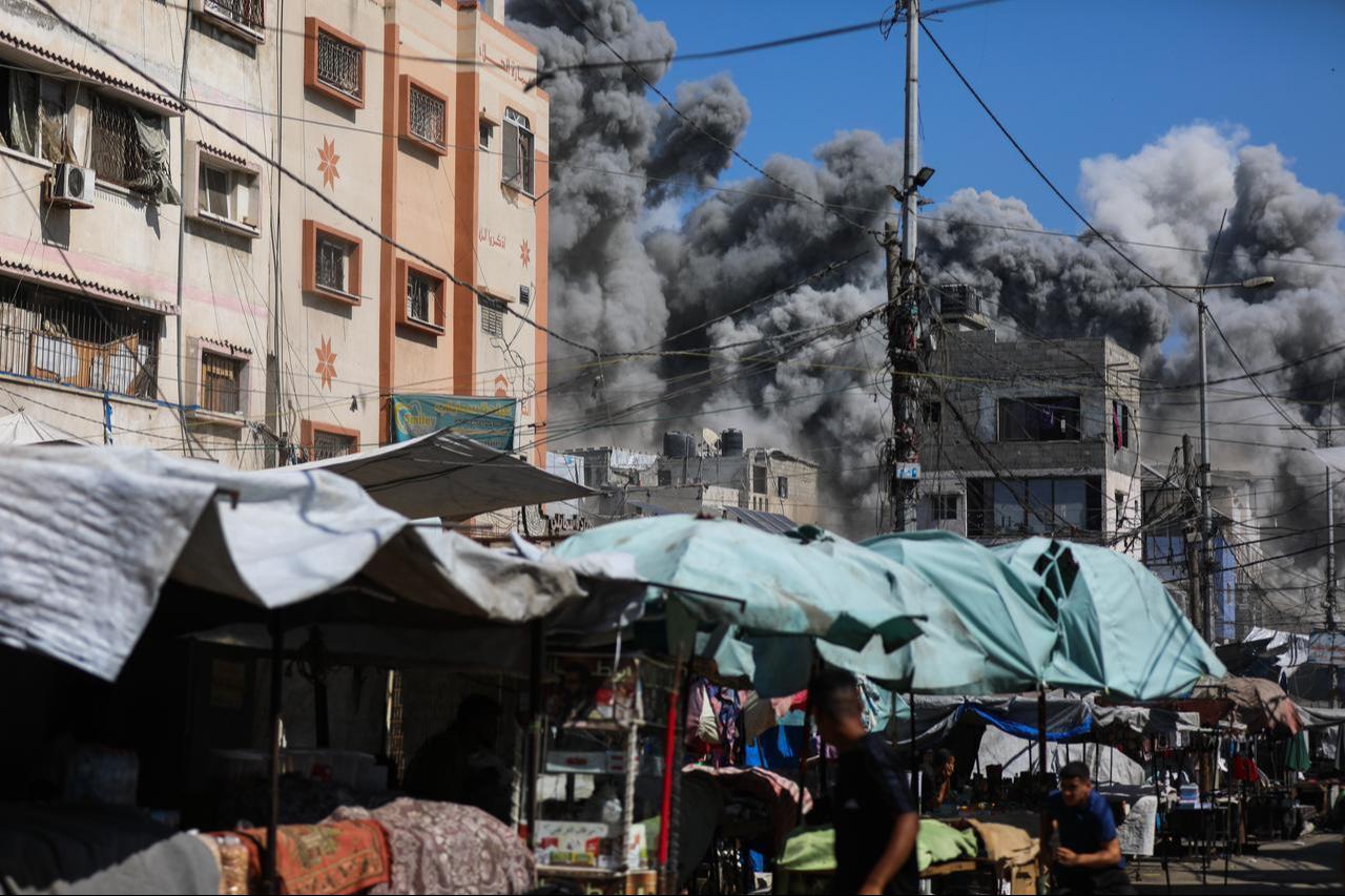 Thick smoke rises after Israeli forces target civilian residential areas in the Nuseirat Refugee Camp in the central Gaza Strip, violating the ceasefire, in Nuseirat, Gaza, Palestine, Sept. 9, 2026. (AA Photo)