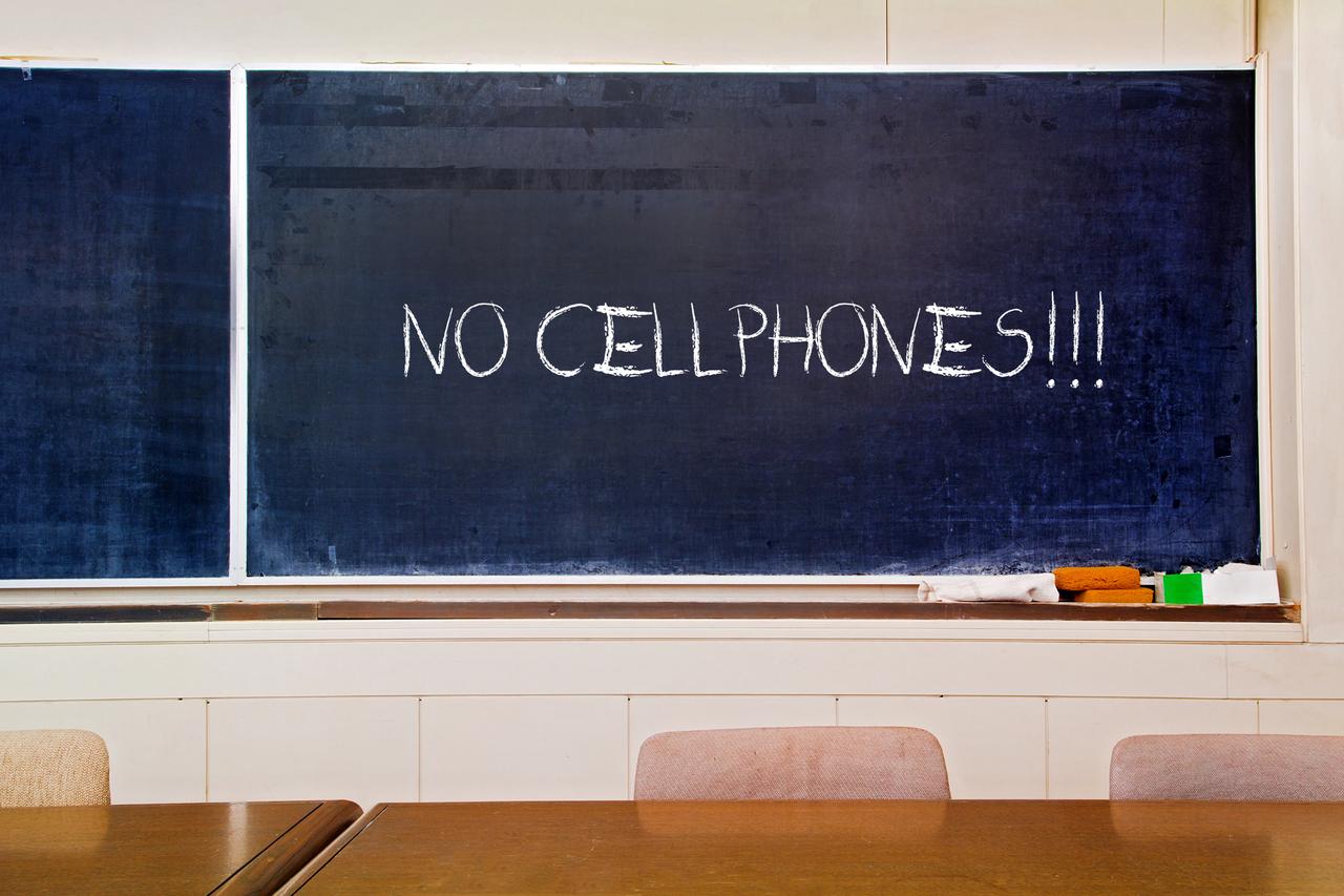 Mexico bans cell phones in elementary and secondary schools