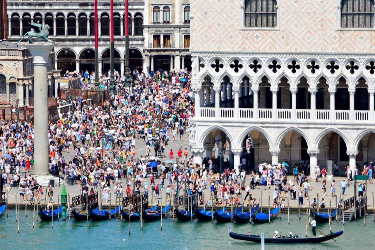 Venice considers raising day-trip tourist entry fee to €30 in 2027