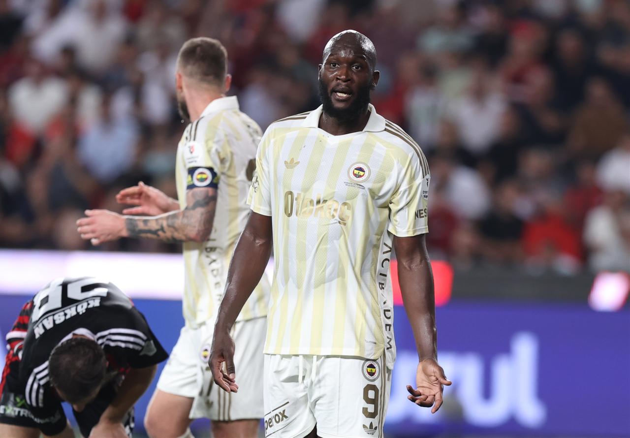 Fenerbahce's Romelu Lukaku in action during the Turkish Super Lig Week 5 match between Gaziantep FK and Fenerbahce at Gaziantep Buyuksehir Stadium in Gaziantep, Türkiye, on September 14, 2026. (AA Photo)
