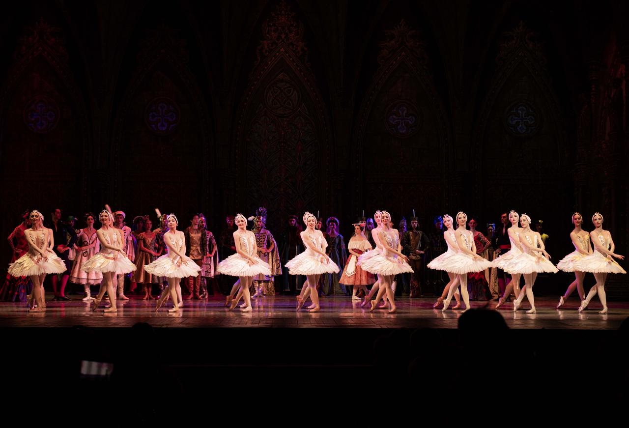 The ensemble of the Georgian National Ballet performing Swan Lake on stage. (AA Photo)