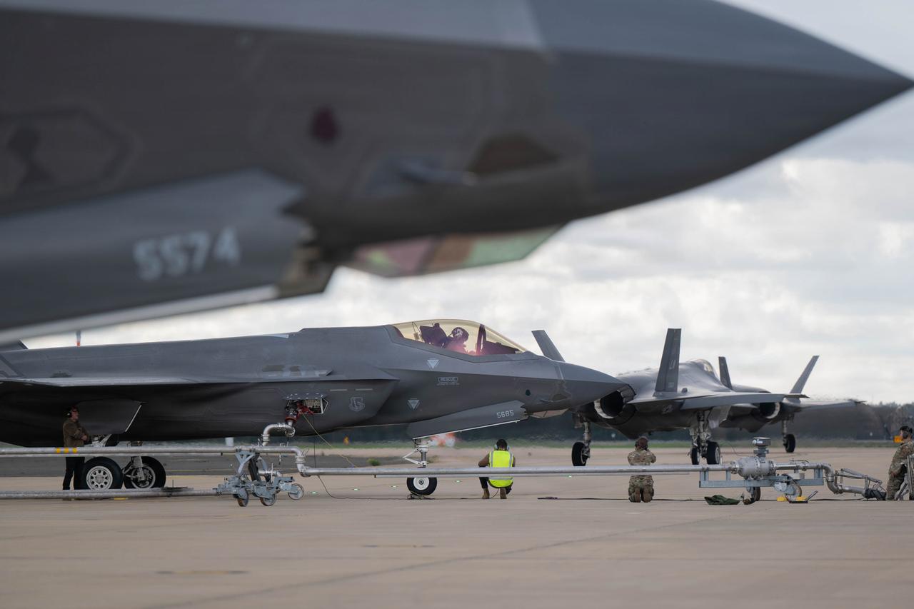 China reportedly holds sensitive F-35 parts as Xi arrives for US visit