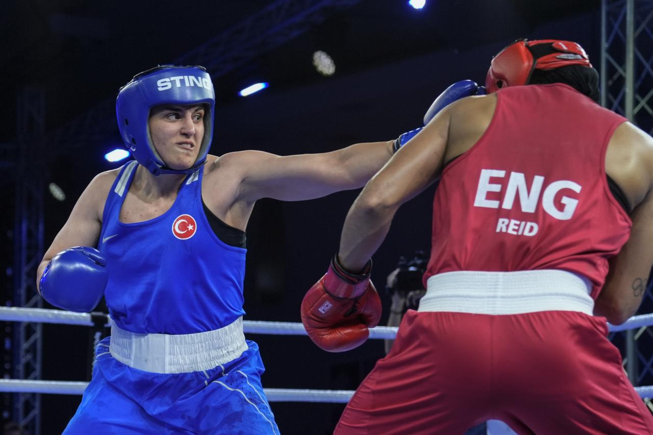 Busenaz Surmeneli (L) of Türkiye in action against Chantelle Reid (R) of United Kingdom during the Elite Women's 70kg Final at the 2026 European Elite Boxing Championships at Asics Arena Sports Hall in Sofia, Bulgaria, on September 25, 2026. (AA Photo)