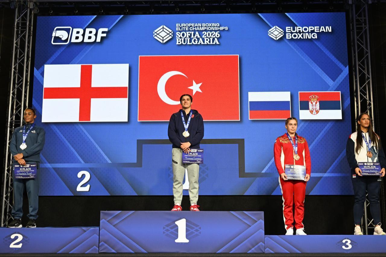 Gold medalist Busenaz Surmeneli of Türkiye (C) stands on the podium during the Elite Women's 70kg award ceremony at the 2026 European Boxing Elite Championships in Sofia, Bulgaria, on September 25, 2026. (AA Photo)