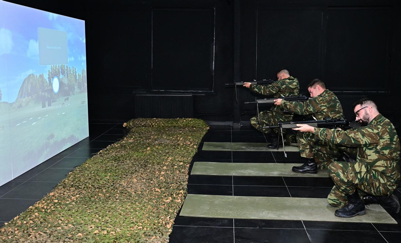Photo shows Greek military reservists during training on Sept. 21, 2026. (Photo via X/@HAspokesman)