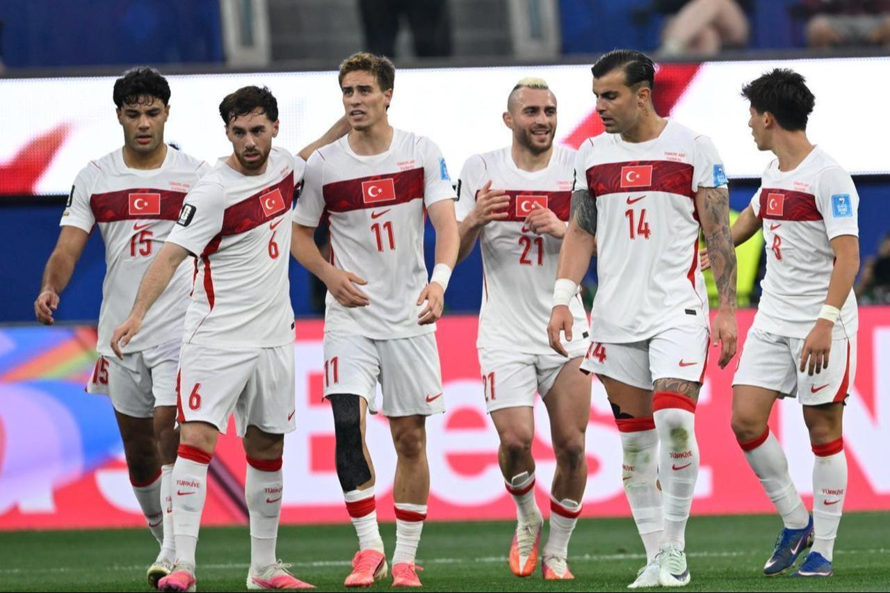 Orkun Kokcu (6) of Türkyie celebrates with his teammates after scoring a goal during the 2026 FIFA World Cup First Stage Group D match between Türkiye and USA at the Los Angeles Stadium (SoFi Stadium) in Inglewood, California, United States on June 25, 2026. (AA Photo)