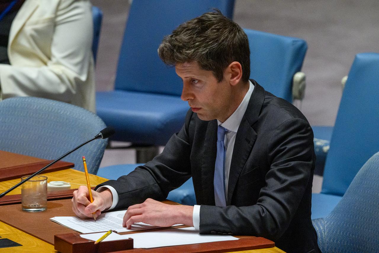 CEO of OpenAI Sam Altman writes notes ahead of speaking during a United Nations (UN) Security Council meeting on artificial intelligence (AI) on September 23, 2026 in New York City. (AFP Photo)