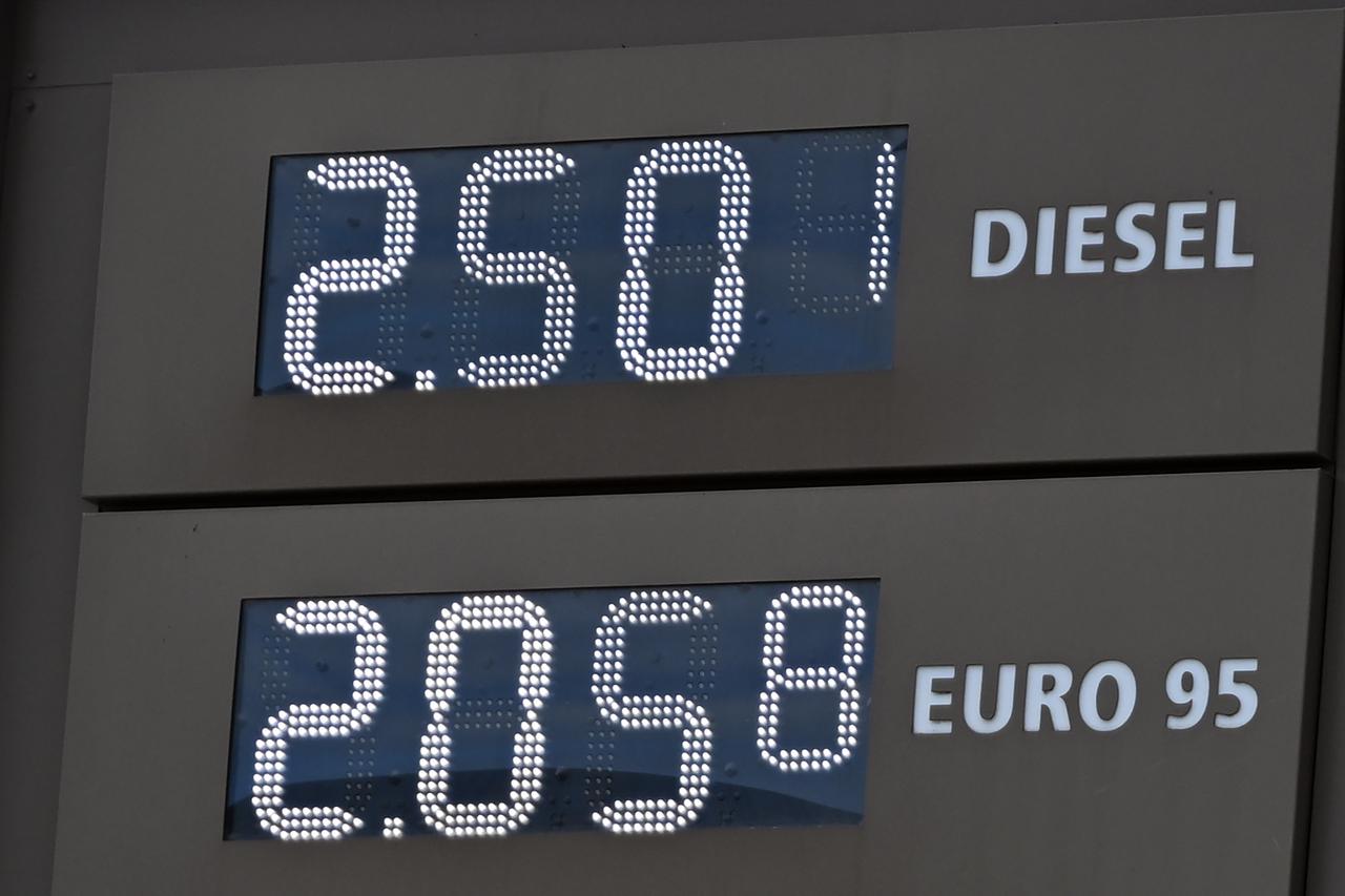 Serbia taps diesel reserves as Danube imports fall, sanctions near