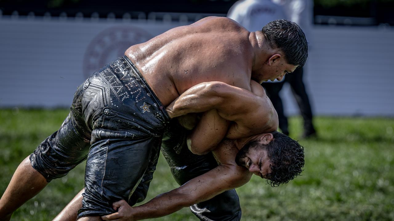 Centuries-old oil wrestling tradition takes center stage in Istanbul