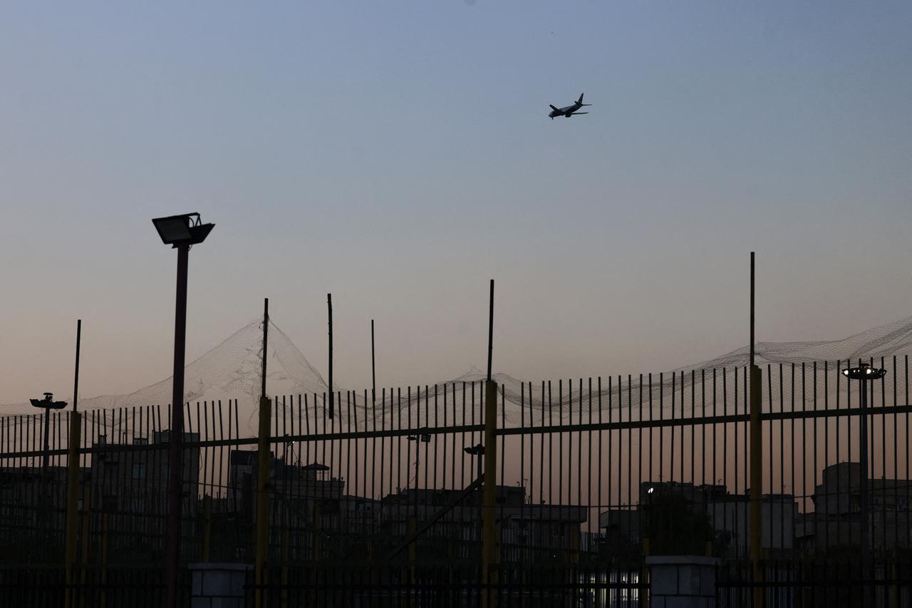 Iraq seeks humanitarian exemption for Iranian flights in direct talks with US