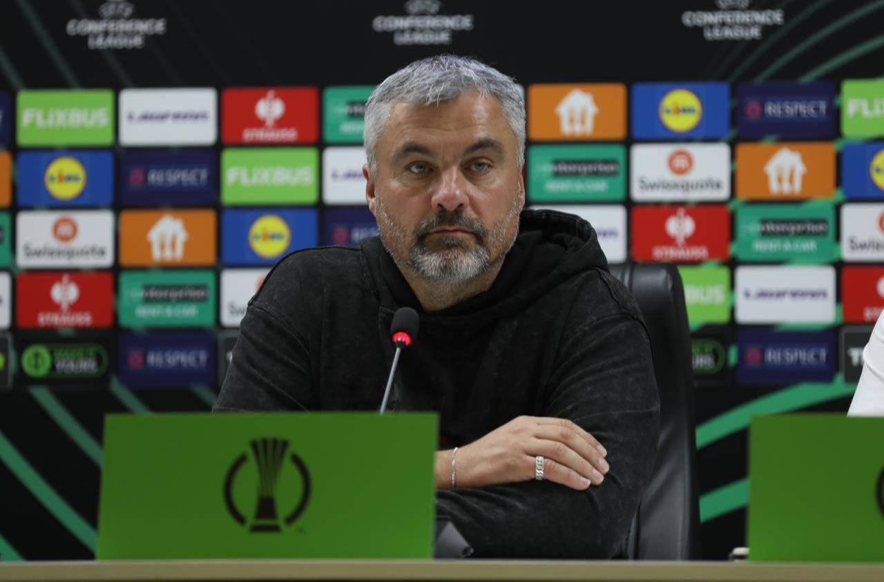 Head coach of Trabzonspor Thomas Reis speaks during a press conference ahead of UEFA Conference League week 3 football match against Hamrun Spartans, at Samsun New 19 May Stadium in Samsun, Türkiye, Nov. 5, 2025. (AA Photo)