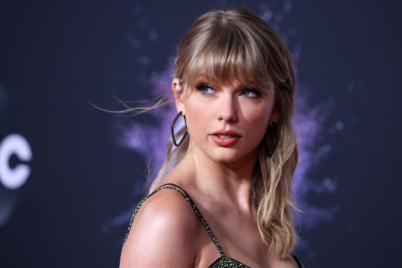 Taylor Swift's 'The Life of a Showgirl: The Encore' hits streaming