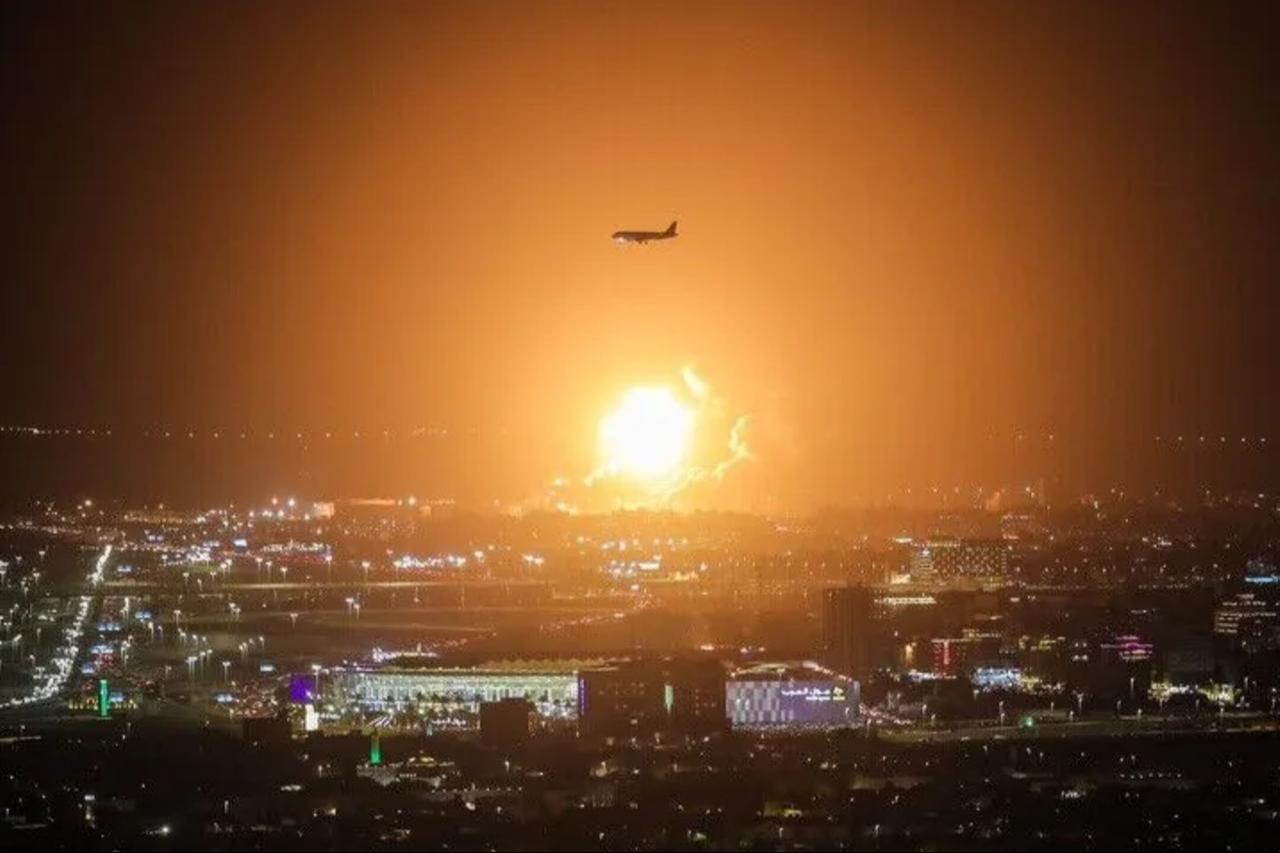 Large fire at a Saudi Aramco oil storage facility in Jeddah, Saudi Arabia, after an attack by Houthis on March 25, 2022. (AA Photo)