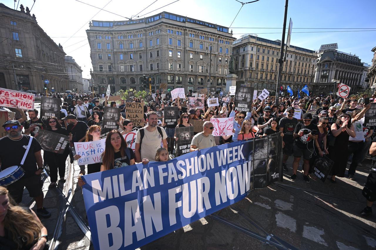 Hundreds protest use of fur in Milan during Fashion Week