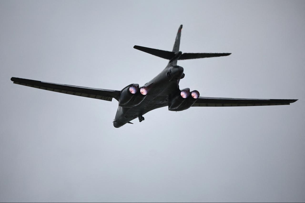 A US Air Force B-1 Lancer bomber takes off from RAF Fairford in south-west England on March 15, 2026. (AFP Photo)