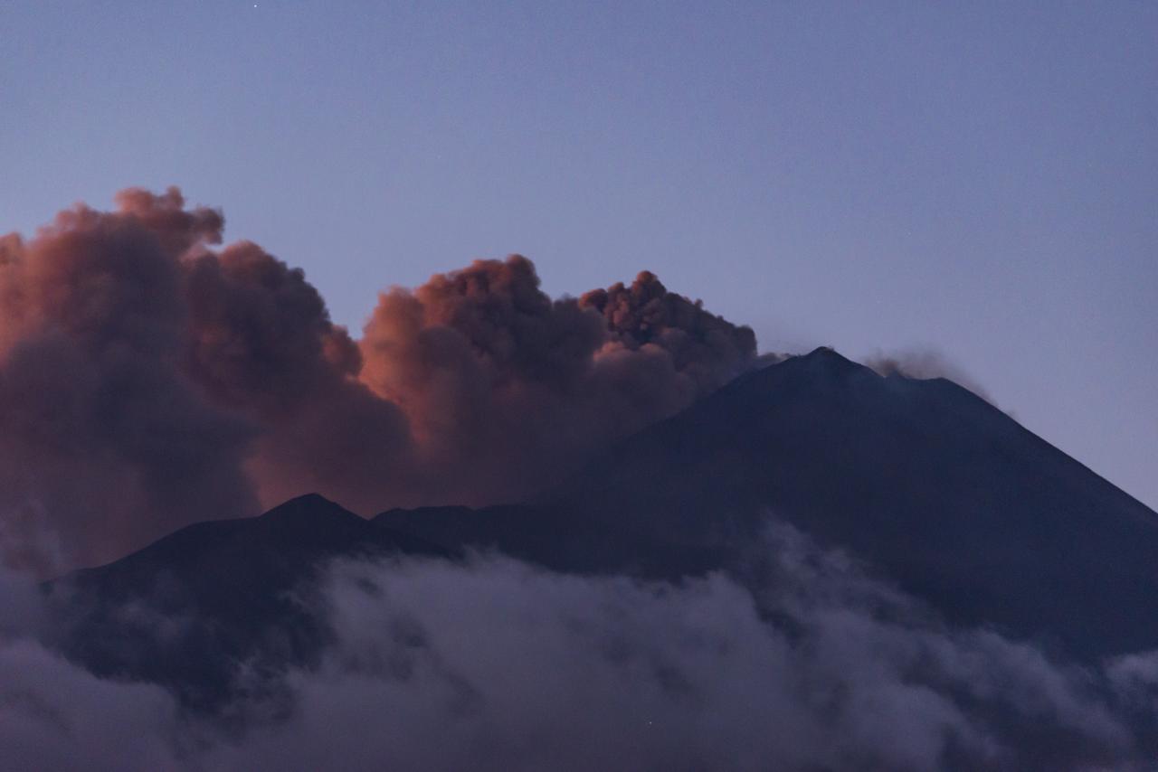 Mount Etna emits a large plume of volcanic ash near Catania, Sicily, Italy, Sept. 27, 2026. (AA Photo)