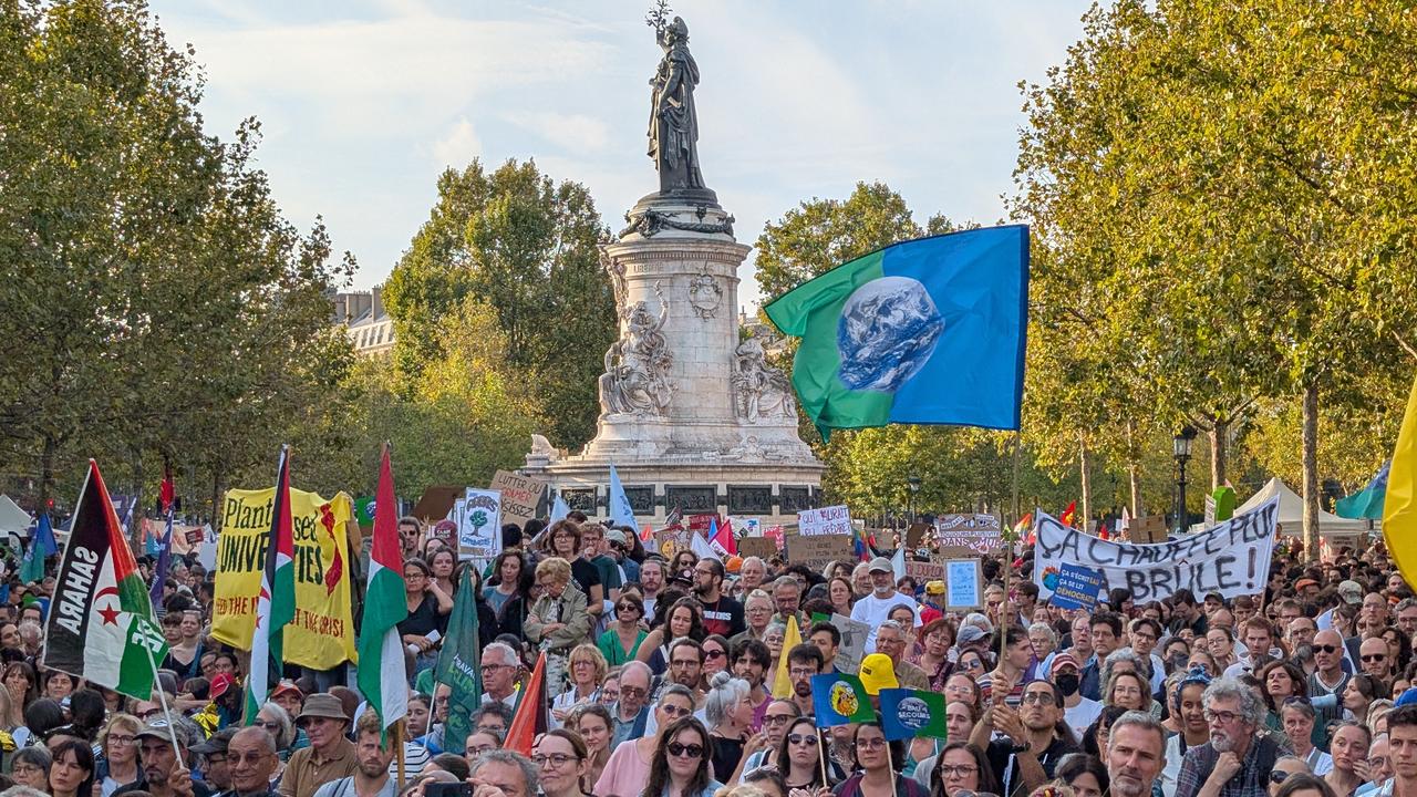 Paris rally demands climate action after record summer heatwave