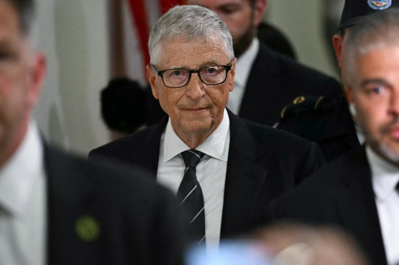 Bill Gates says AI pact may be harder than Cold War nuclear talks