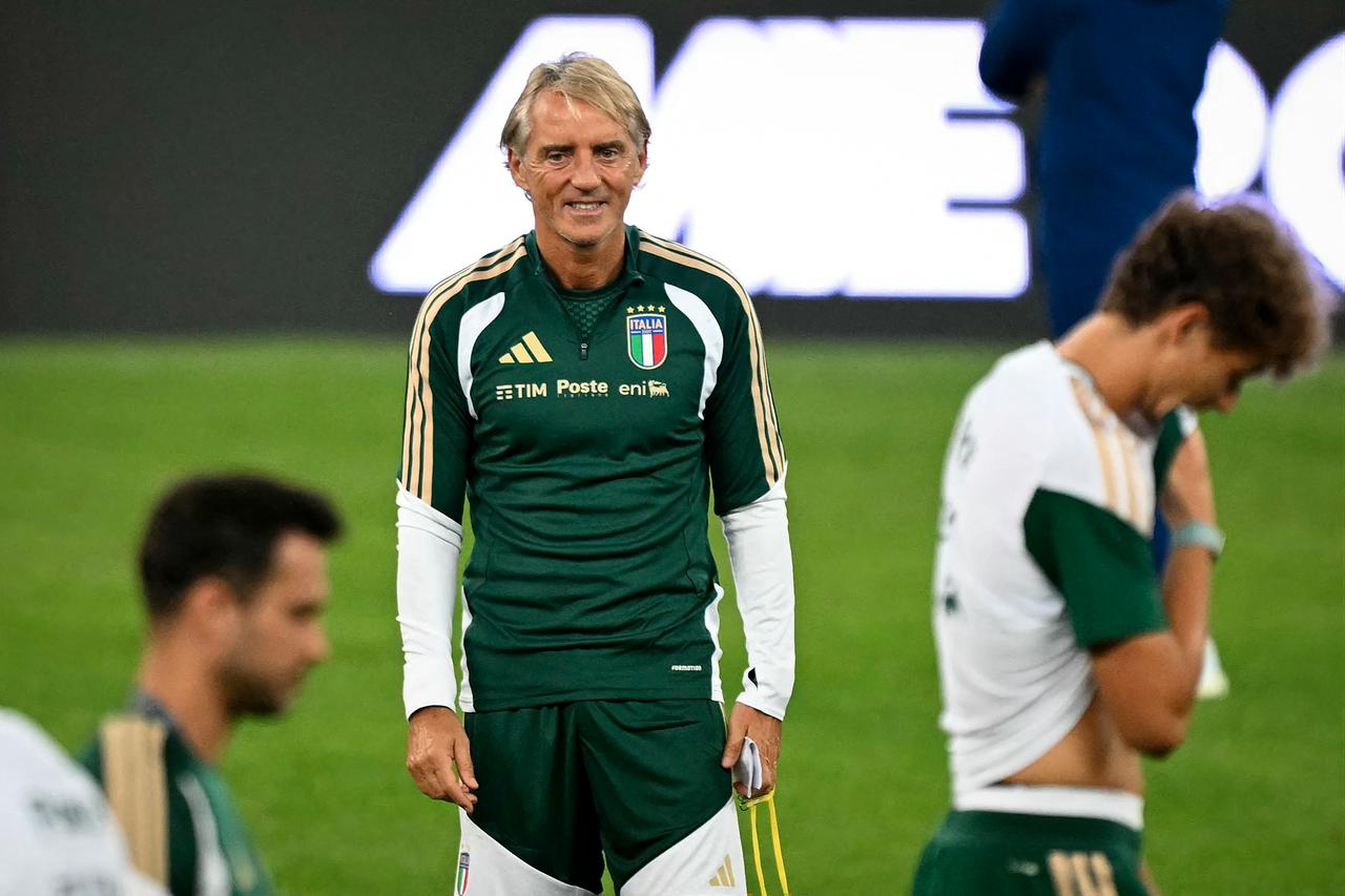 Italy's Italian headcoach Roberto Mancini takes part in a training session on the eve of the UEFA Nations League football match (League A, Group A1) between Türkiye and Italy in Bursa on September 27, 2026. (AFP Photo)