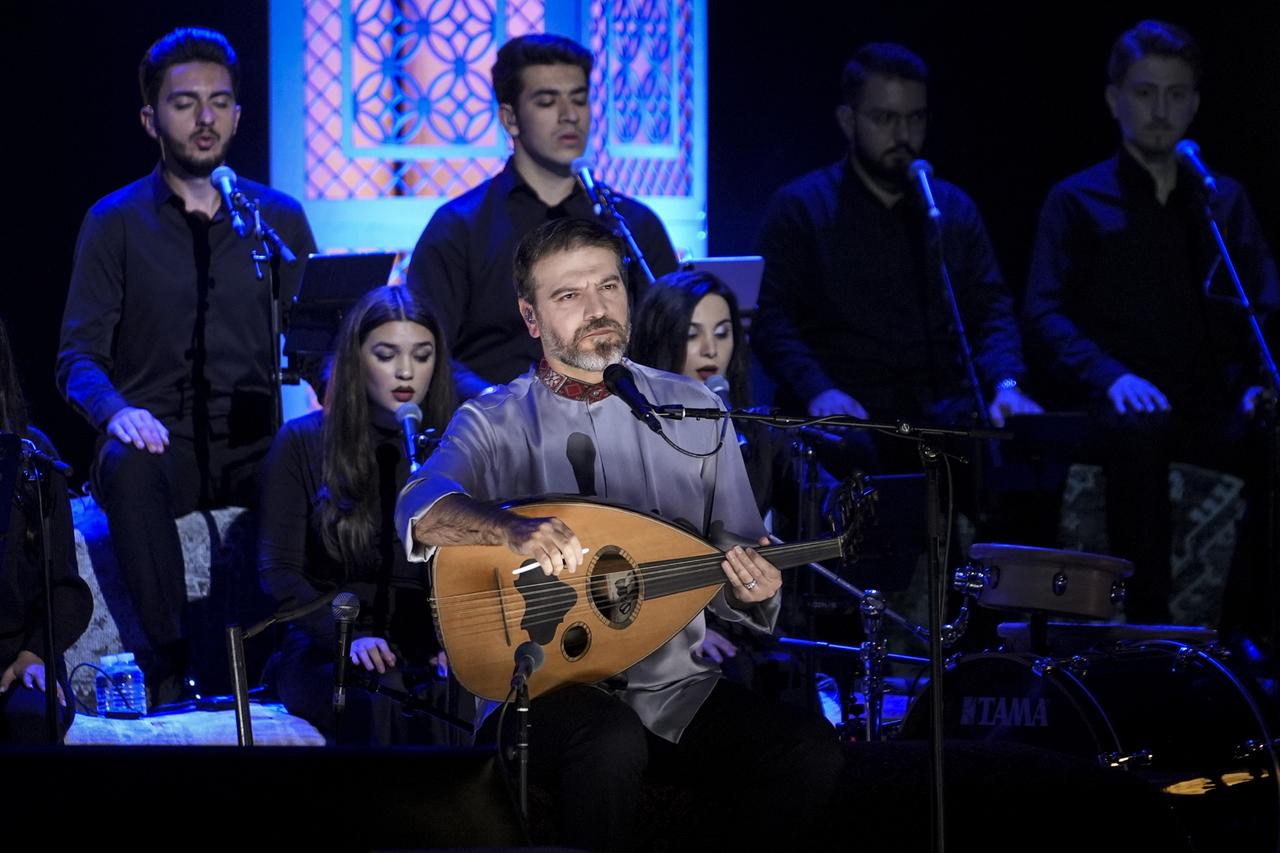Sami Yusuf brings 'Roots' journey to Istanbul, dedicates 'We Love Life' to Palestinians