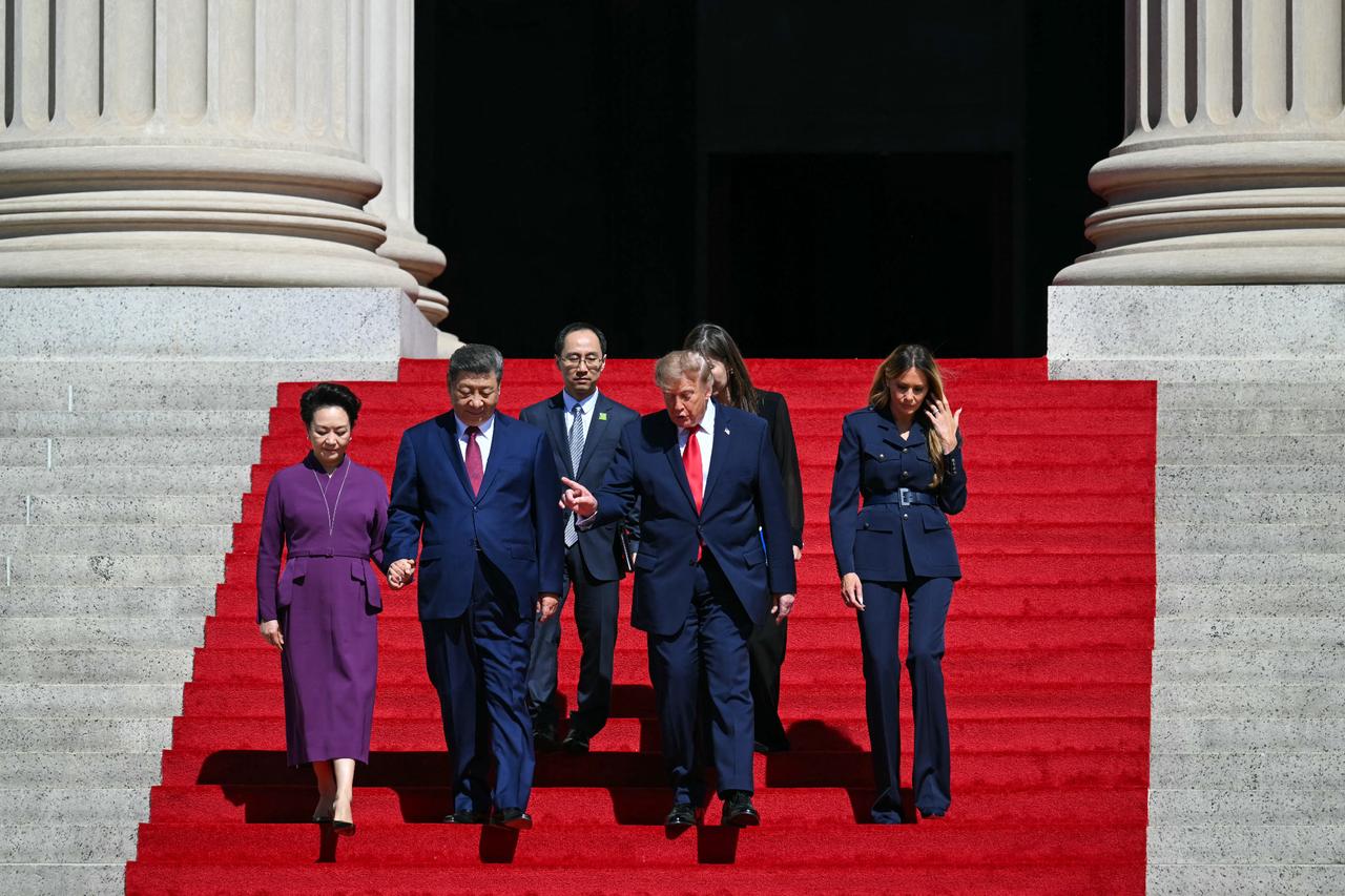 Trump denies asking Xi if China wanted to buy US weapons