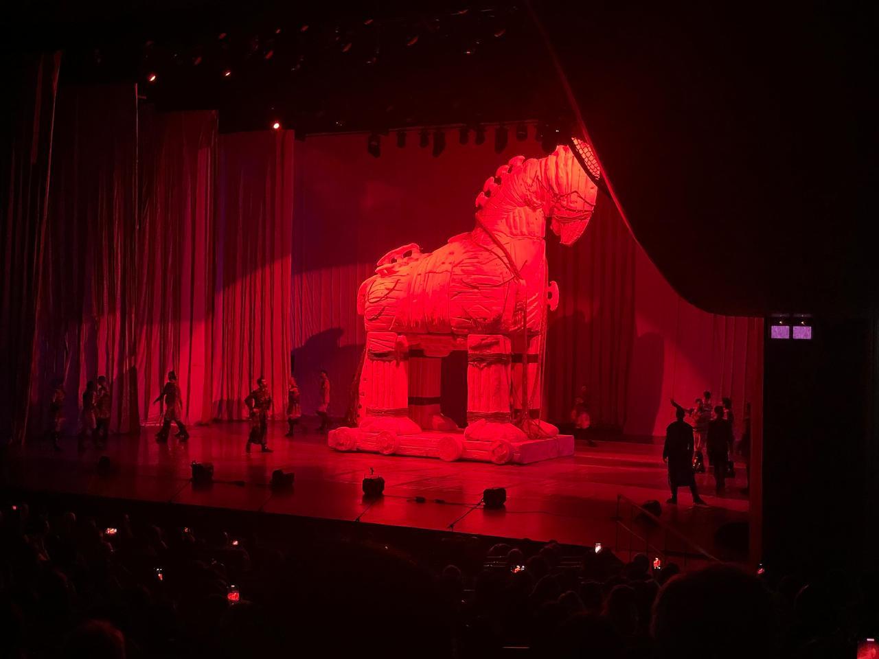 A large wooden horse dominates the stage during the climactic Trojan Horse sequence in Fire of Anatolia’s “Troy” production at Ataturk Cultural Center in Istanbul, Türkiye, Feb. 10, 2026. (Photo by Koray Erdogan/Türkiye Today)