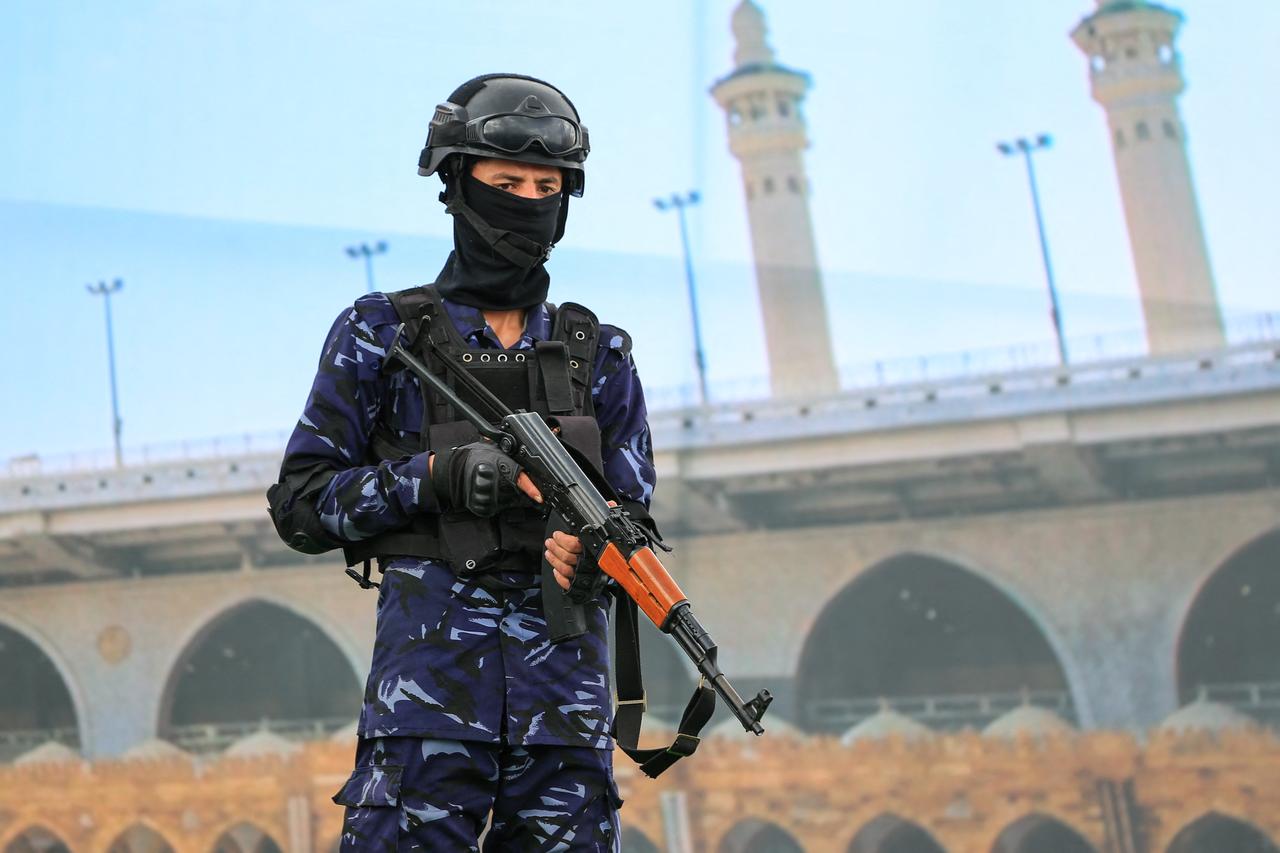 Houthis' ties with al-Shabab threaten Red Sea shipping, US warns Image