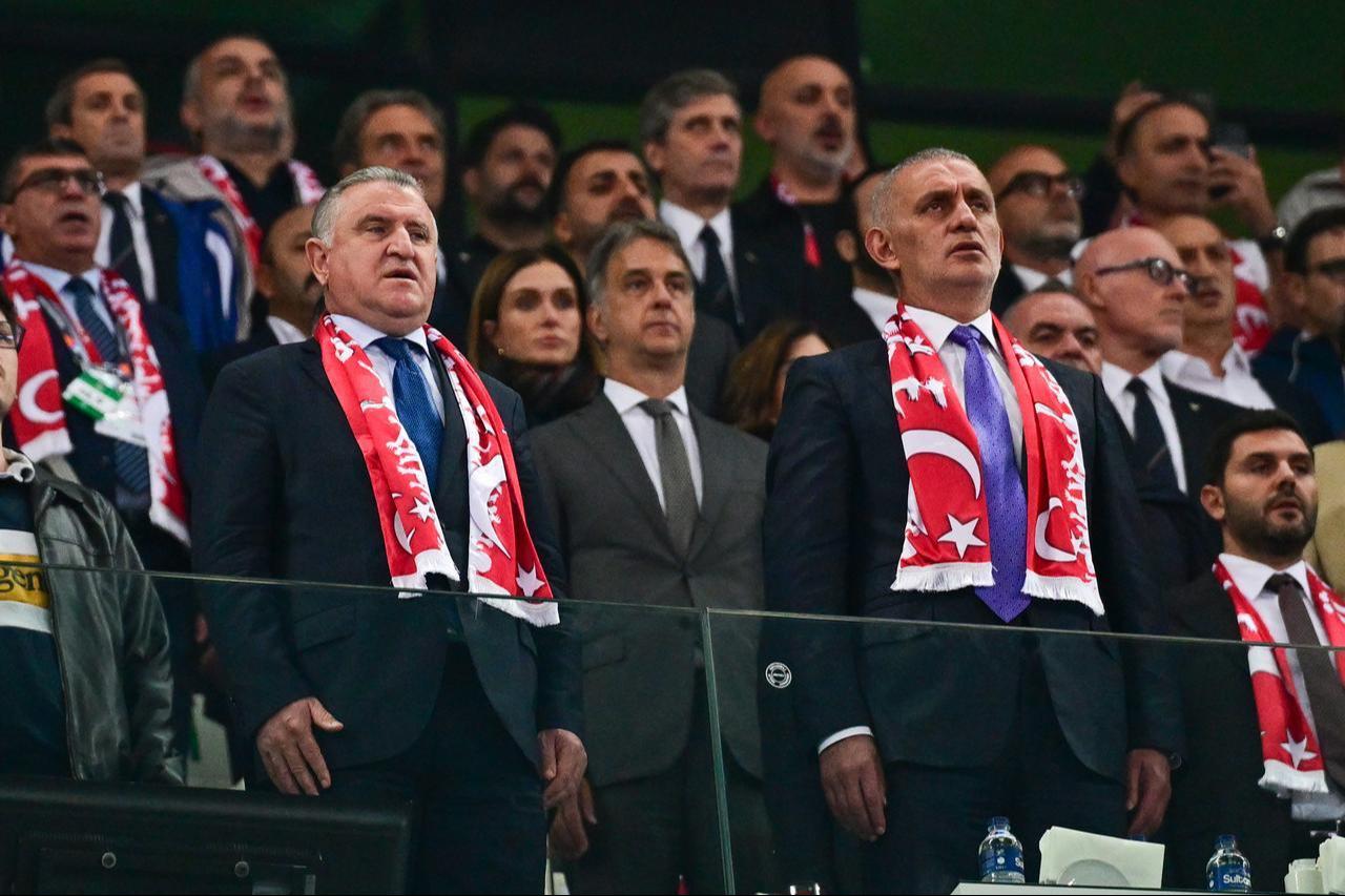 Osman Askin Bak, Turkish Minister of Youth and Sports (L), and Ibrahim Haciosmanoglu, President of the Turkish Football Federation (R) follows the UEFA Nations League A Group 1 match between Türkiye and Italy at Yuzuncu Yil Ataturk Stadium in Bursa, Türkiye on September 28, 2026. (AA Photo)