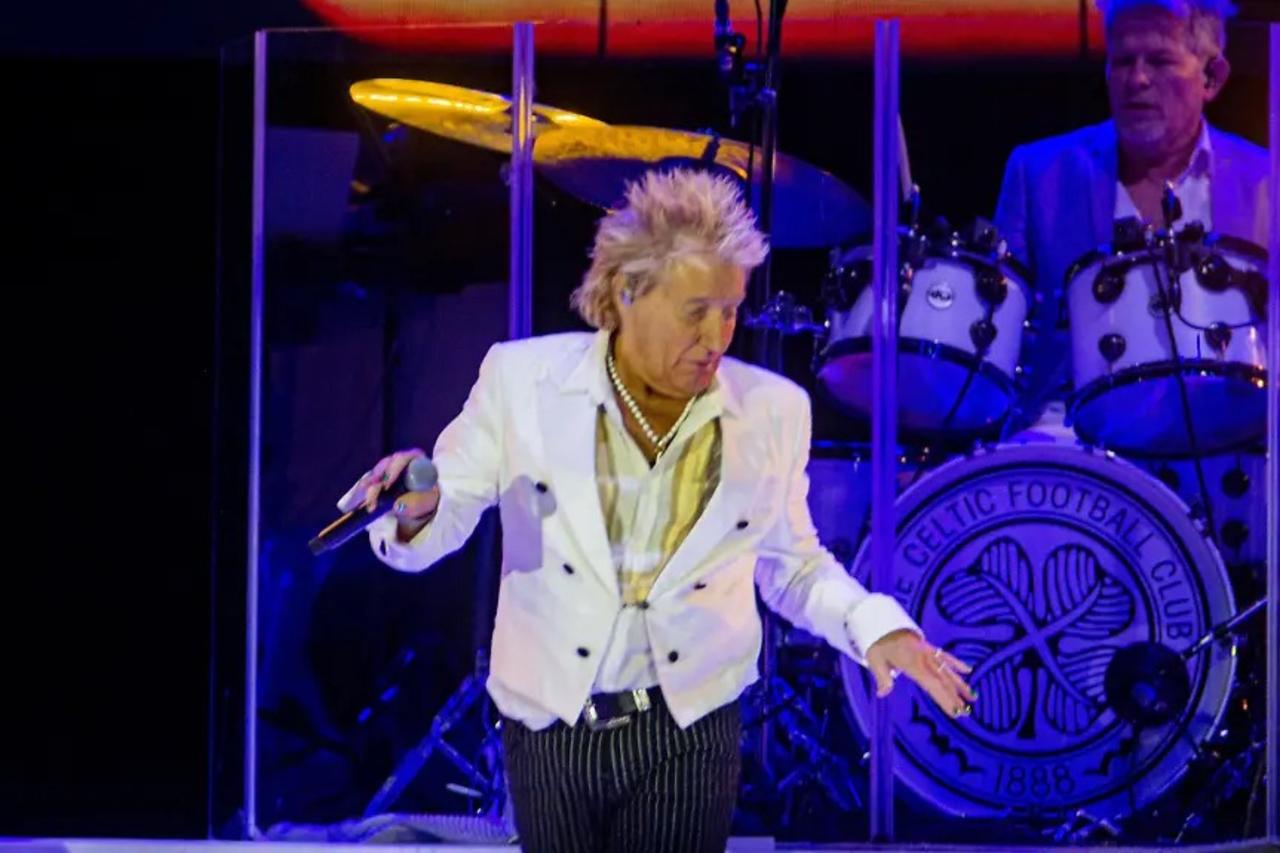 Rod Stewart announces 2027 tour will be his last