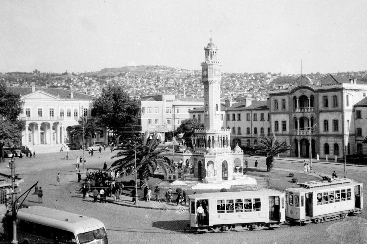 Izmir's 125-year-old Clock Tower still runs on its first mechanism