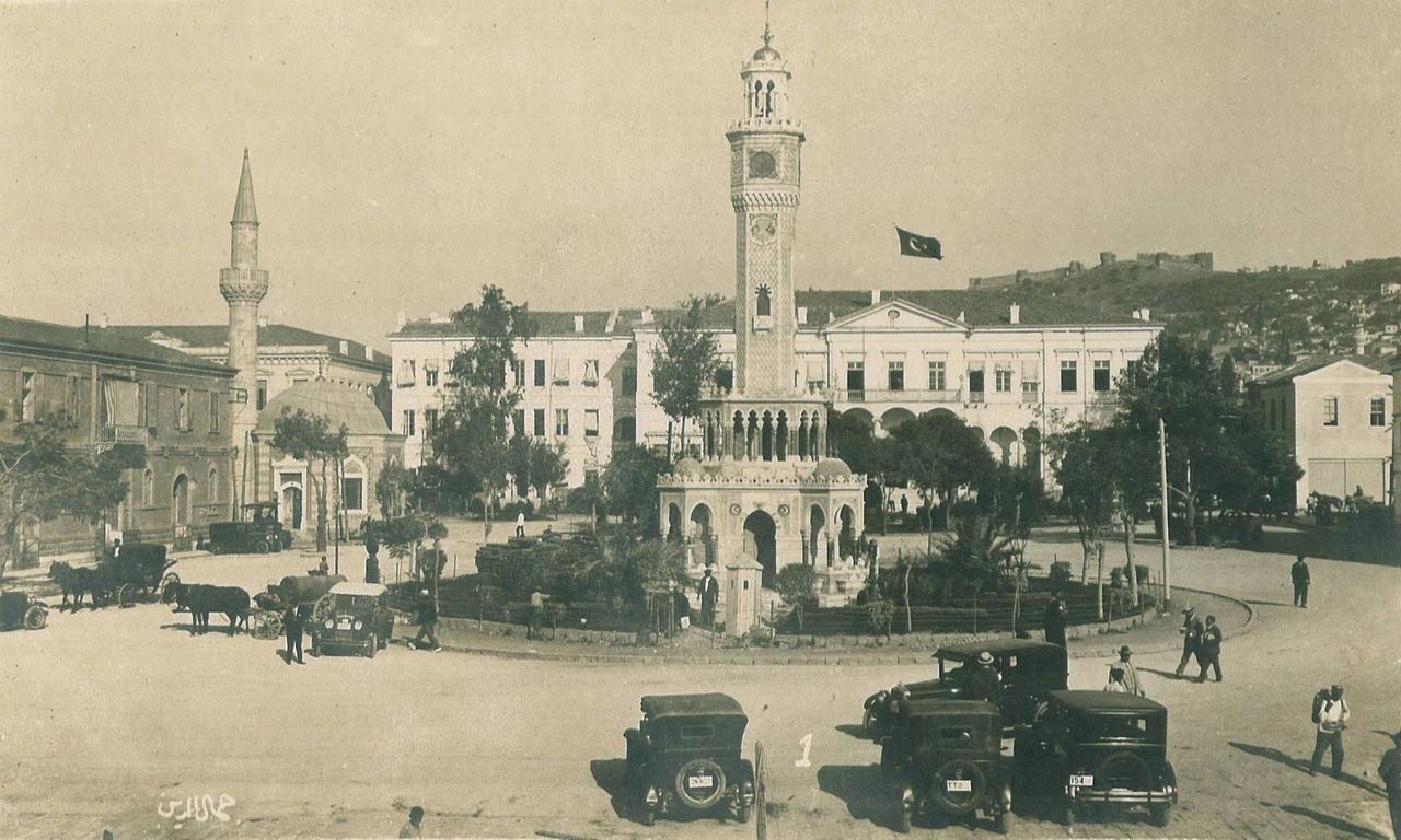 Undated photo of the Clock Tower, a symbol of Izmir. (AA Photo)