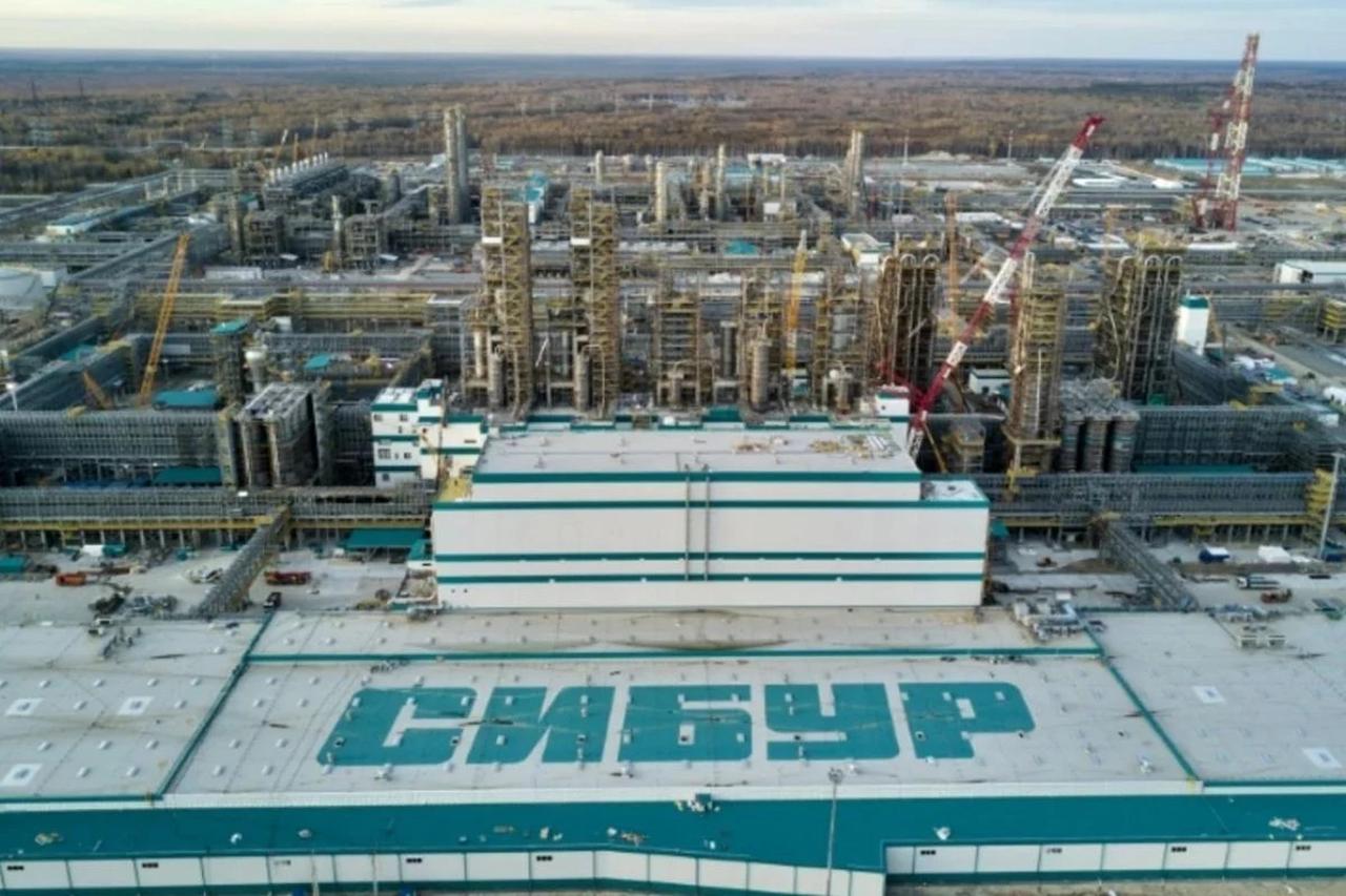 A view of a SIBUR petrochemical facility in Russia. (Photo via sibur.ru)