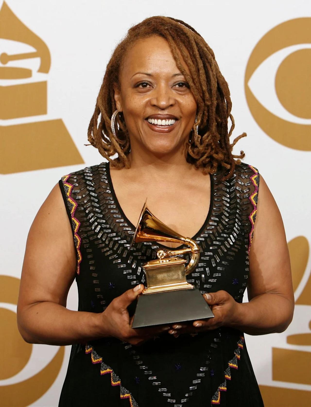Cassandra Wilson poses with Best Jazz Vocal Album award for "Loverly" in the press room during the 51st Annual Grammy Awards held at the Staples Center on February 8, 2009 in Los Angeles, California. (AFP Photo)