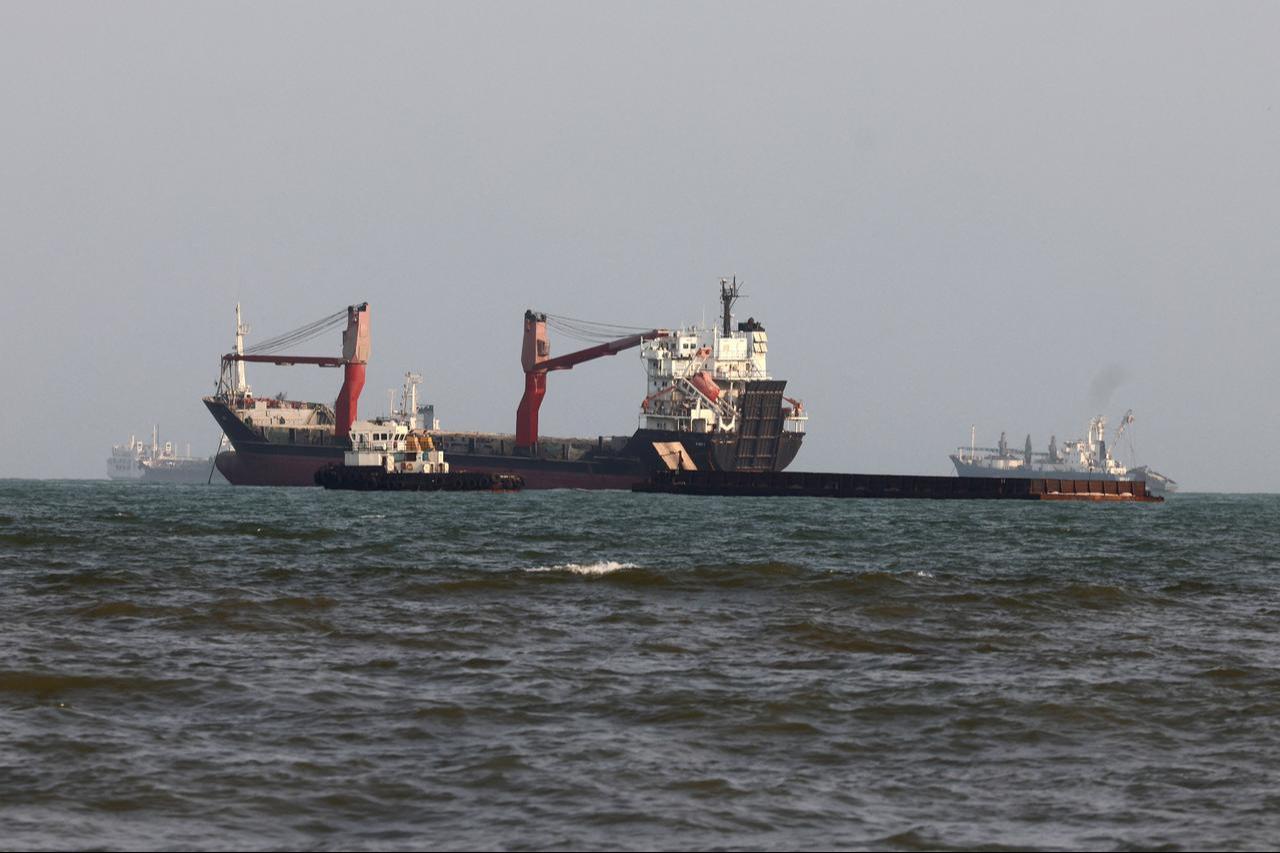 Vessels are seen in the Strait of Hormuz, off the port city of Bandar Abbas in southern Iran on August 10, 2026. (AFP Photo)