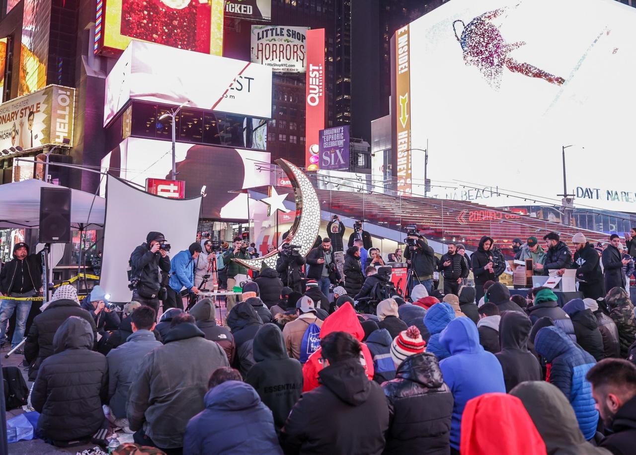 Muslims of New York in the United States gathered at Times Square to perform the first Tarawih prayer of the month of Ramadan, New York, US, March, 11, 2024. (AA Photo)