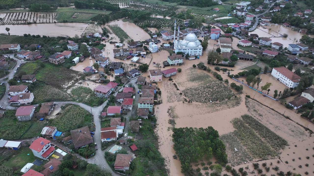 Cleanup underway after heavy rains flood Sakarya