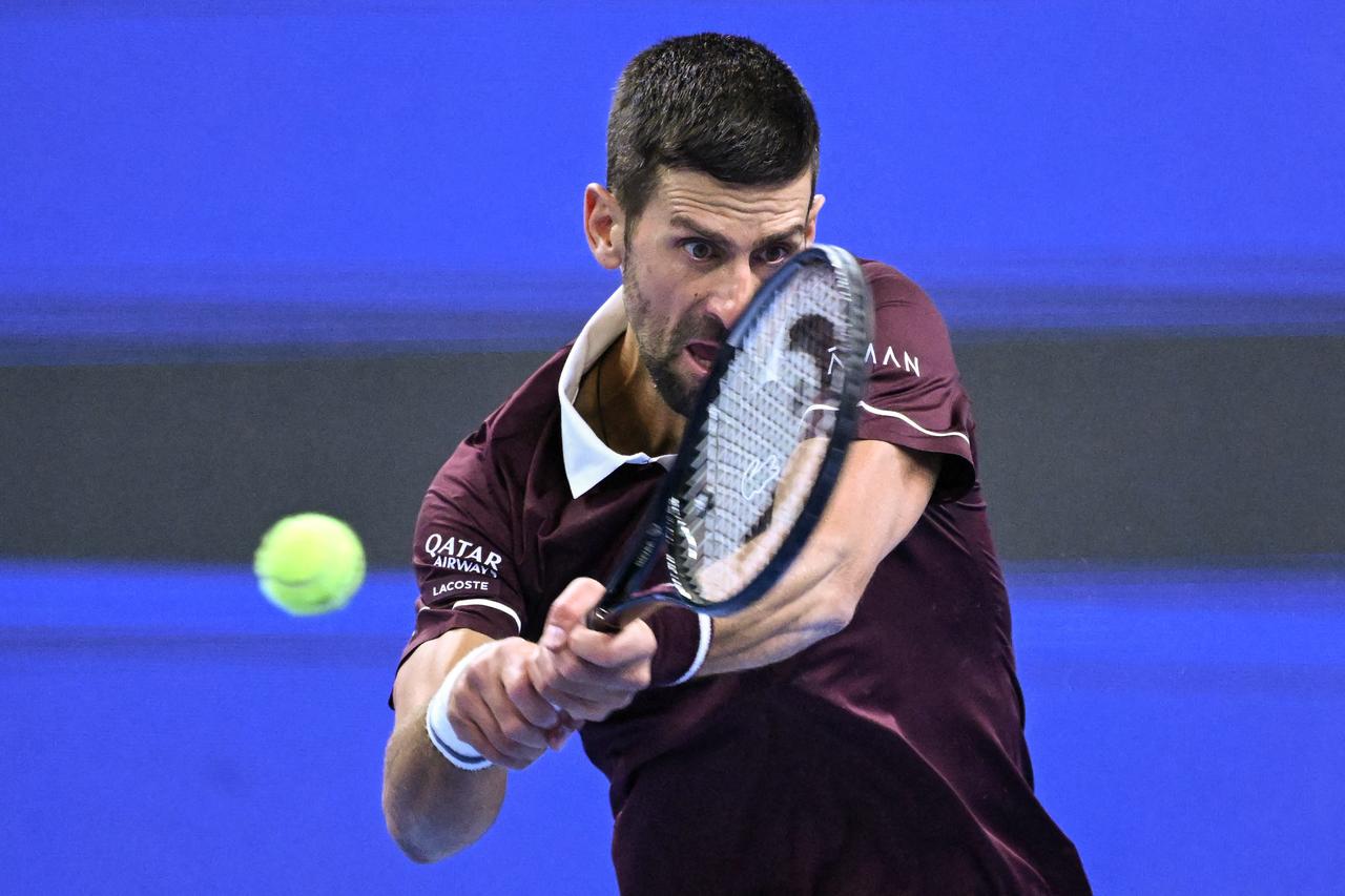 Djokovic beats Borges to extend unbeaten run in Beijing