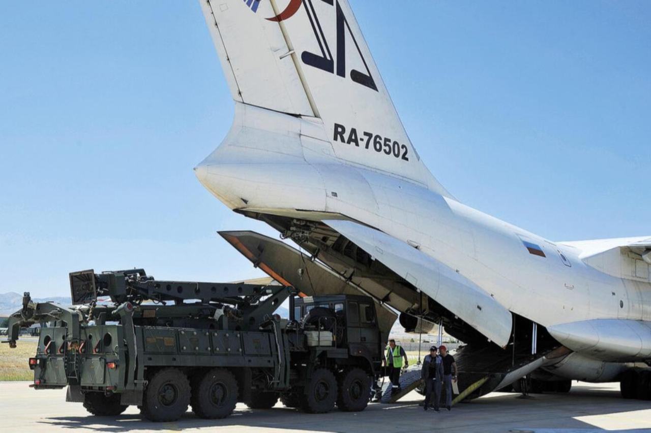 Kremlin indicates that Türkiye’s transfer of S-400 systems to a Moscow-aligned nation is under consideration. Kremlin indicates that Türkiye’s transfer of S-400 systems to a Moscow-aligned nation is under consideration.