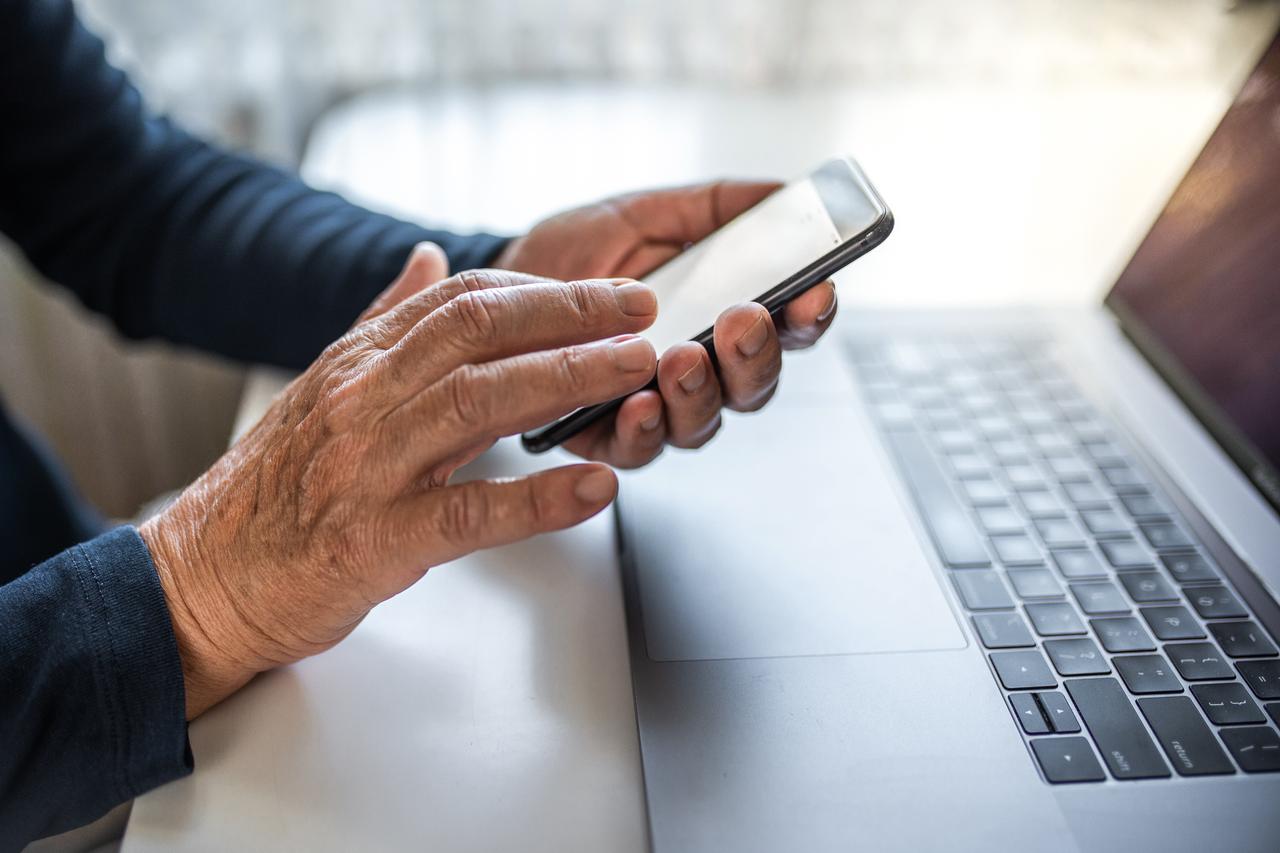 Loneliness raises digital addiction risk among older adults in Türkiye Image