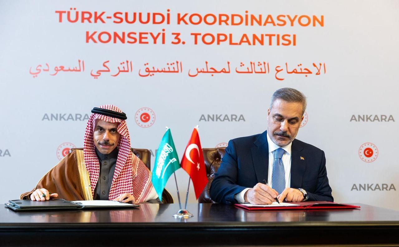 Turkish Foreign Minister Hakan Fidan and Saudi Foreign Minister Prince Faisal bin Farhan Al-Saud sign a visa exemption deal, Ankara, Türkiye, May 6, 2026. (AA Photo)