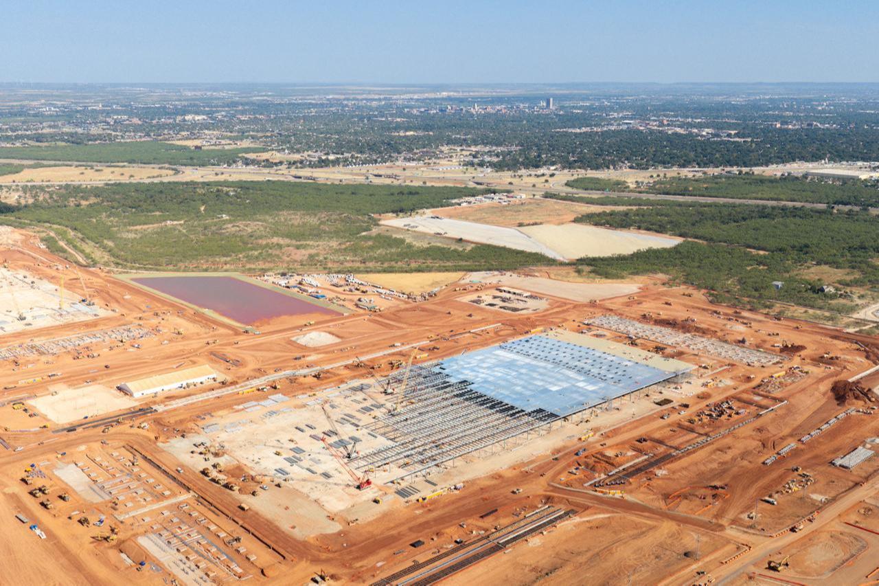 Covering roughly 4 million square feet, the Stargate Oracle AI data center campus is seen from the air. (AFP Photo)