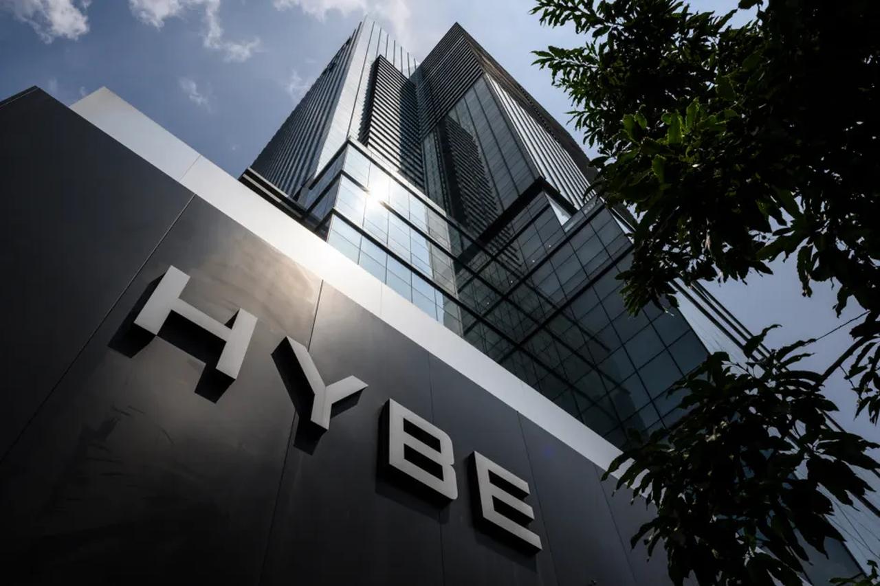 The signage for HYBE, is displayed outside the company’s headquarters in Seoul on August 13, 2024. (AFP photo)