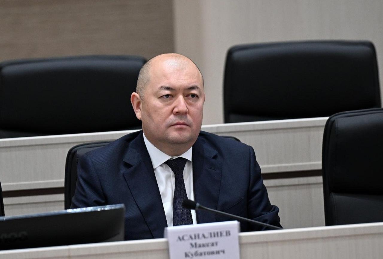 Maksat Asanaliev attends a parliamentary session in Bishkek, Kyrgyzstan. (IHA Photo)
