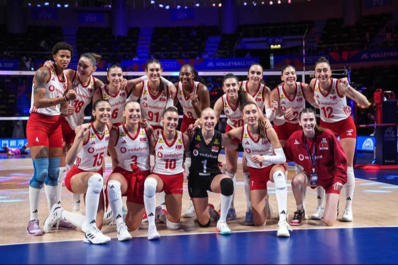 Türkiye faces Serbia in European volleyball semifinal