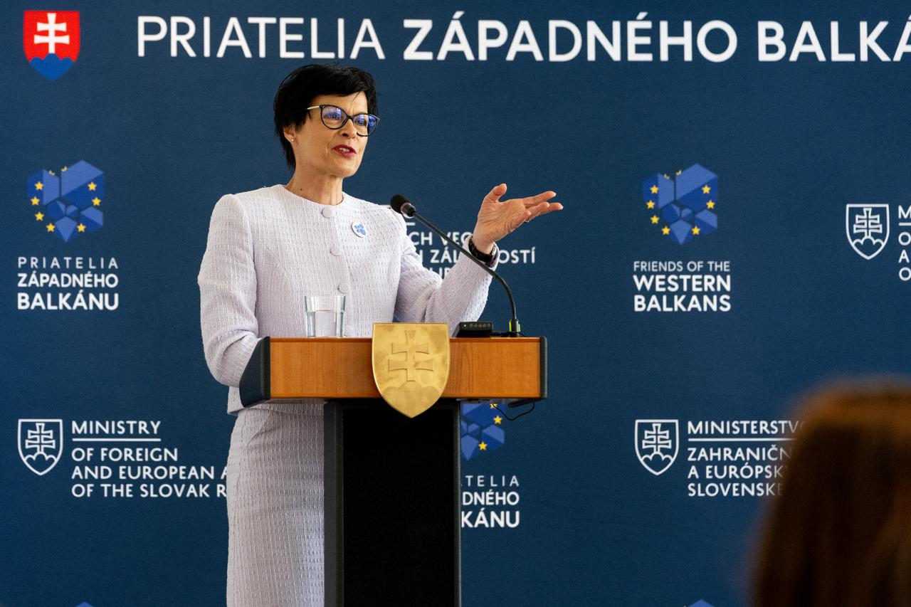 EU enlargement chief scraps Serbia visit over war criminal Mladic’s ‘glorification’