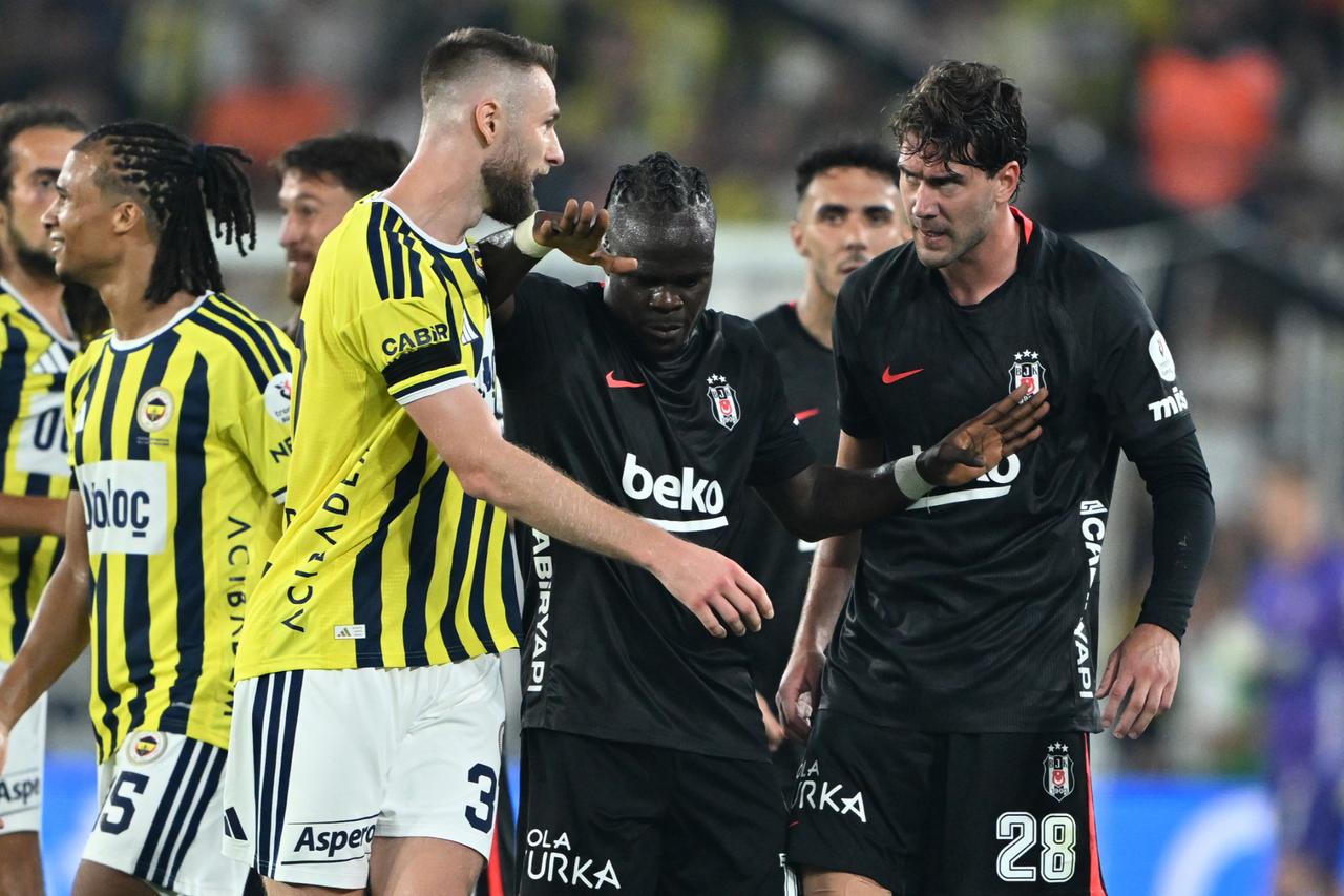 Vlahovic silences Skriniar with winning goal as Besiktas beats Fenerbahce 2-1