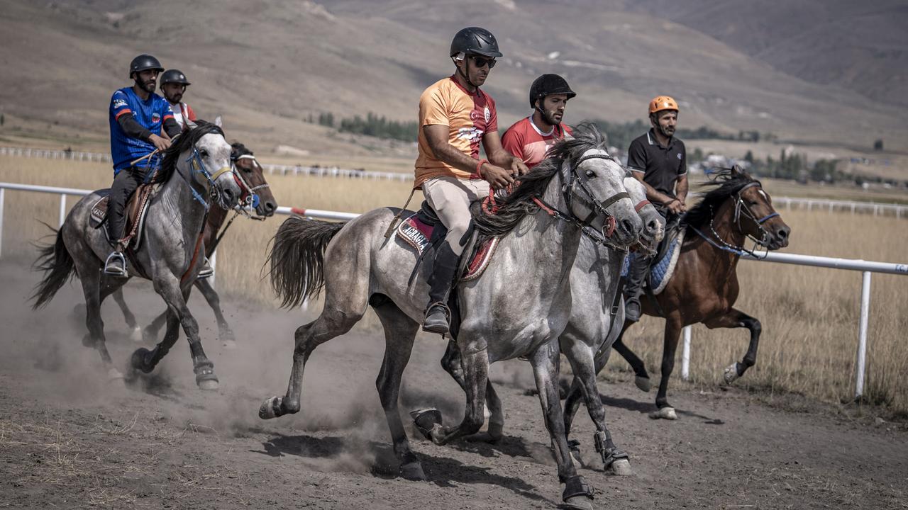 Erzurum's ancient horse race tradition draws 120 riders into traditions